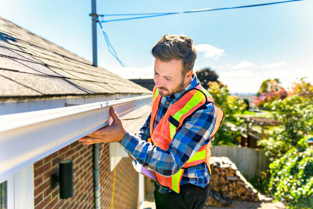 Best Roof Moss and Algae Removal  in Chattahoochee Hills, GA